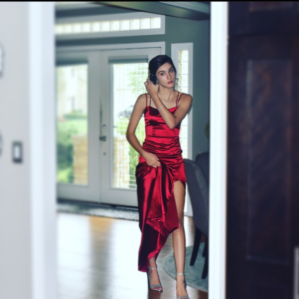 Meet your Posher, Hallie